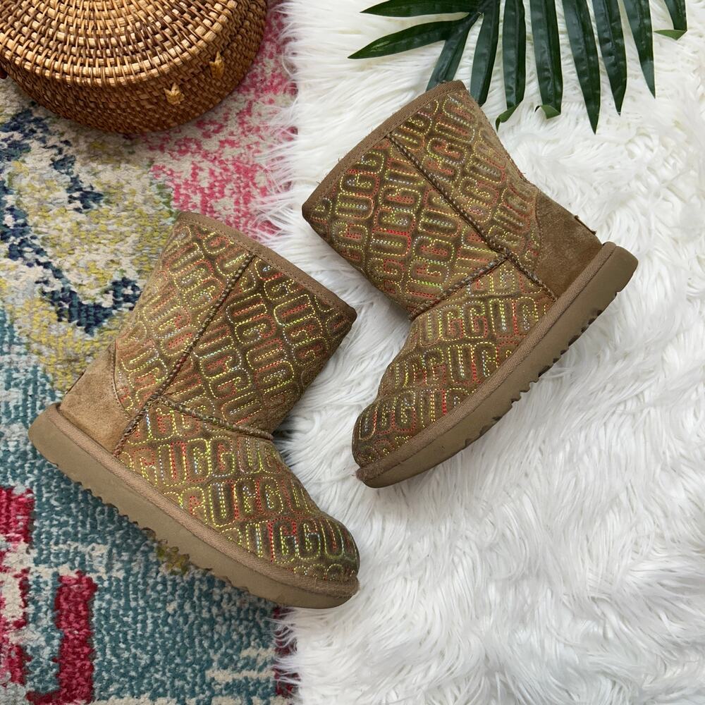 UGG Classic II Logo Stitch Boot Youth Girls Kids 1 Style 1112383k